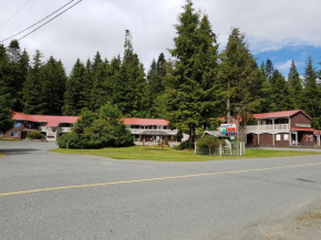 Hotels in Mount Waddington